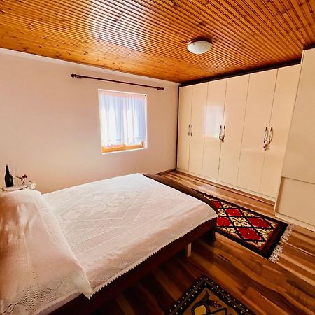 Nena'S Dashe House Berat Esterno foto