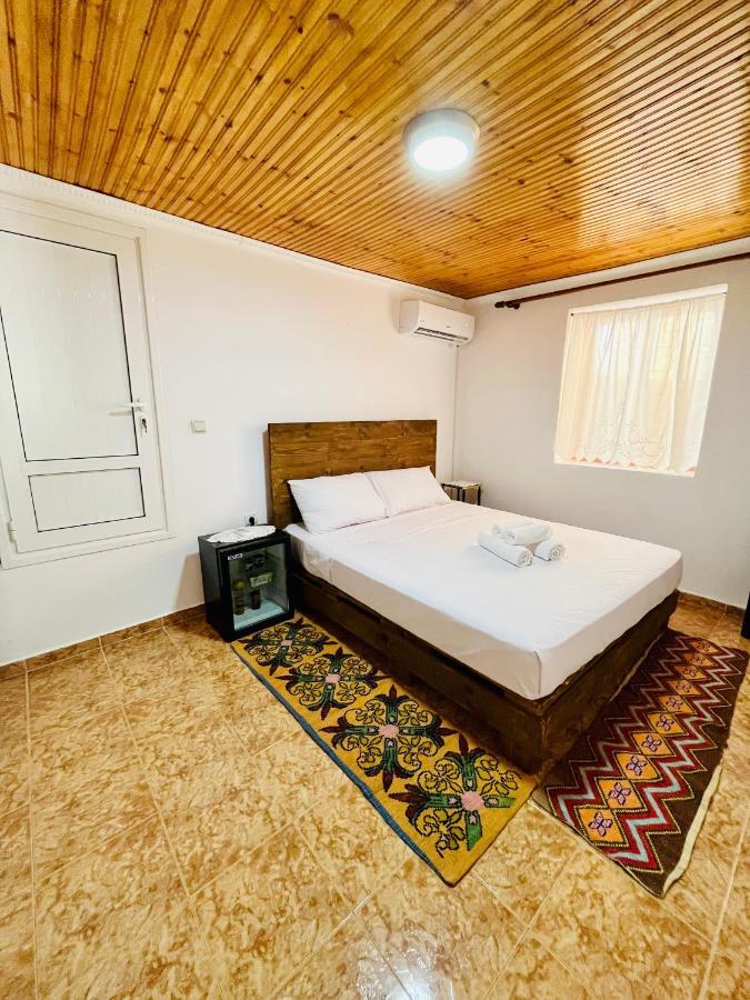 Nena'S Dashe House Berat Esterno foto