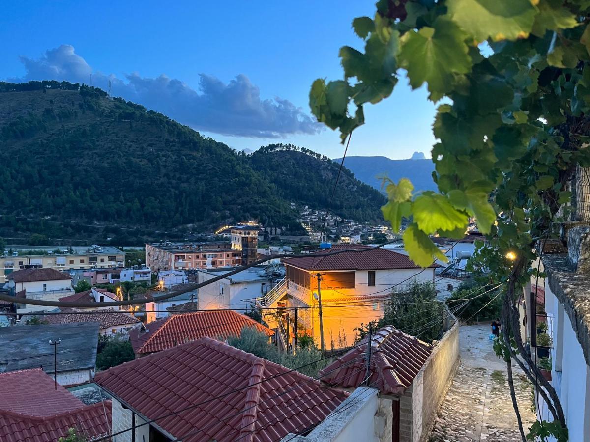 Nena'S Dashe House Berat Esterno foto